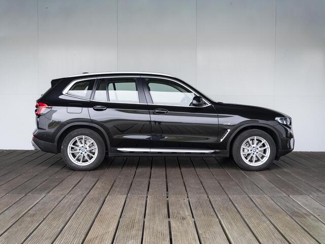 BMW X3 xDrive30e | High Executive | Achteruitrijcamera | Sportstoelen | Stoelverwarming | Laserlight | 18''