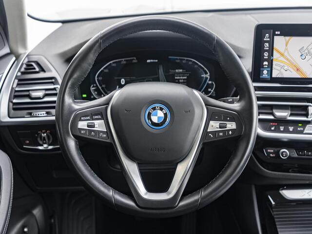 BMW X3 xDrive30e | High Executive | Achteruitrijcamera | Sportstoelen | Stoelverwarming | Laserlight | 18''