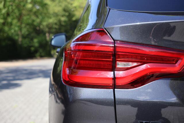BMW X3 M40d xDrive High Executive M-Sportpakket | Standkachel | Elektrische trekhaak | Head Up | Pano | DAB | Navi | Stuurwielverarming | Stoelverwarming voor en achter | Harman Kardon | Grootlichtassistent | Mermorystoelen | Etc.