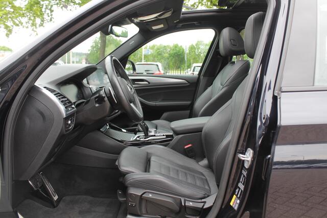 BMW X3 xDrive30e High Exe. M Sport / Panoramadak / Camera / Head-up / Leder / 20'' / DAB / CarPlay / Dodehoek / Cruise Control Adaptief