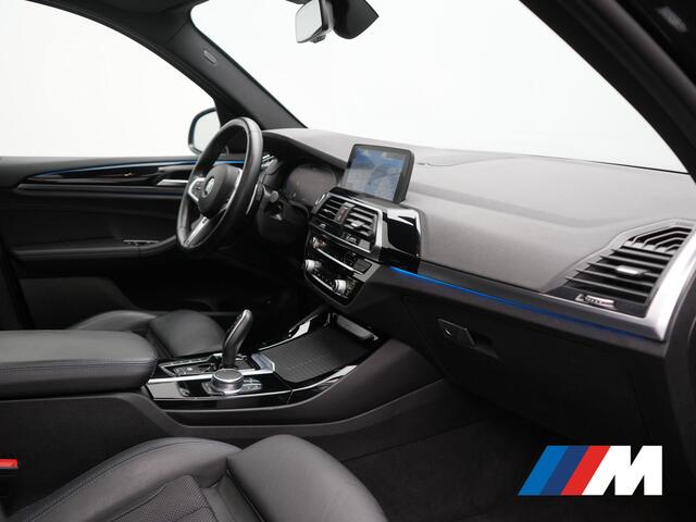 BMW X3 xDrive30e M Sport PHEV 293pk Dealer O.H. | Trekhaak Af Fabriek | Panodak | Head Up | 360 Camera | Adaptief Onderstel | Lederen Sportstoelen Memory & Verwarmd | Sfeerverlichting | Stuur Verwarmd | Keyless | Blis | Apple Carplay | Plug In Hybrid |