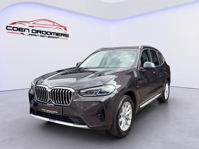 BMW X3 xDrive30e High Executive /Apple Carplay/BTW/Leder/Camera+PDC V+A/Head-up display/Stoelverwarming/Dode-hoek sensoren/3-Zone Climate/Cruise Control/ Elek. achterklep/Elek. trekhaak/(*MET GARANTIE)