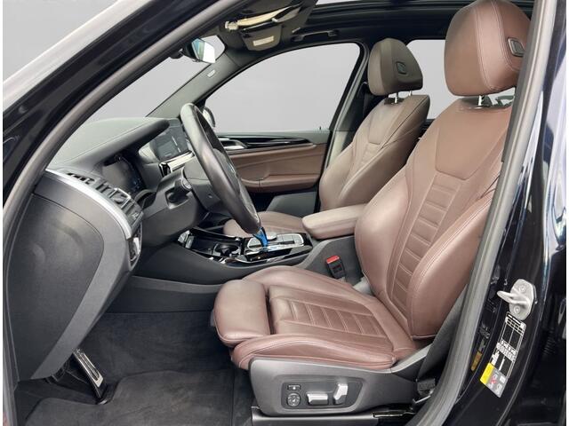 BMW X3 iX3 M-SPORT 80 kWh (210kW/286pk) ** LED, BRUIN LEDER, PANO, HuD, CARBON SCHWARZ, TREKH, 20-inch LMV ** 1e EIG - UNFALLFREI ** ** INFORMEER OOK NAAR ONZE AANTREKKELIJKE FINANCIAL-LEASE TARIEVEN **
