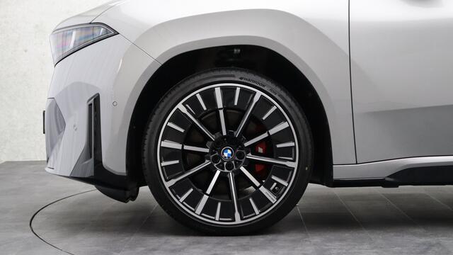 BMW X3 iX3 50 xDrive M-Sport Pro | Massage | Panoramadak | Harman/Kardon | Trekhaak | Head-up | Iconic Glow