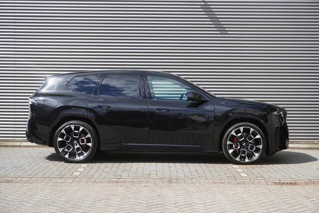 BMW X3 iX3 50 xDrive | M Sportpakket Pro | Trekhaak met elektrisch wegklapbare kogel | 22 inch LM Y-Spaak | Panoramadak met Klimaat Comfort Glas | Highway Assistant | Harman-Kardon Surround Sound System |