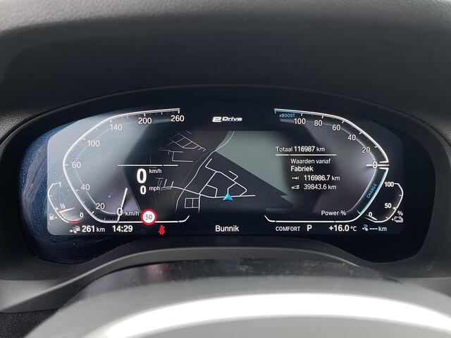 BMW X3 xDrive30e High Executive X Line 19"/Panoramadak/Trekhaak/360 camera/Adaptieve cruise/Dodehoek/Stoel + stuurverwarming/Head-up