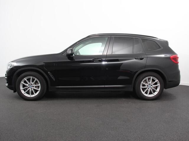 BMW X3 xDrive30e Plug in Hybride Advantage Automaat Navigatie Climate Control Adaptieve Cruise Control Head up display Led Dab Parkeer sensoren V+A Stoelverwarming Camera