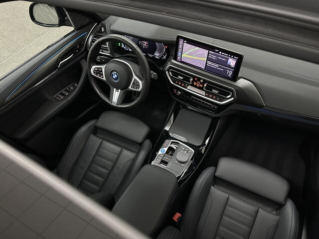 BMW X3 iX3 M-Sport 80 kWh | 99% SOH | Panorama | ACC | 360 Camera | Harman-Kardon | Leder | Memory | Sfeerverlichting | Keyless-Entry | Head-Up | 3-Zone Clima | Stuurverwarming | Carplay | LED | Rijklaar incl. Bovag garantie