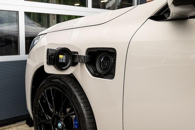BMW X3 30e xDrive M sport | Maxton | Driving Ass. + | Trekhaak | Memory | Stuurverw. | M Sportremmen | 21' Inch |