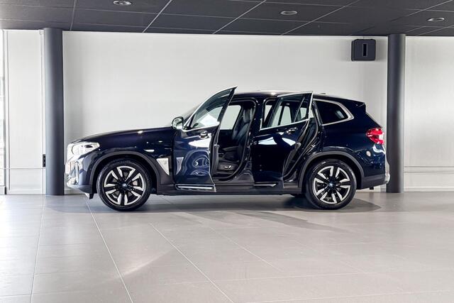BMW X3 iX3 Executive 80 kWh | M Sport | Glazen Panoramadak | Stoelverwarming | Achteruitrijcamera |