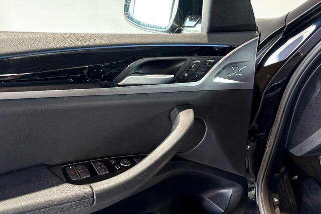 BMW X3 iX3 Executive 80 kWh | M Sport | Glazen Panoramadak | Stoelverwarming | Achteruitrijcamera |
