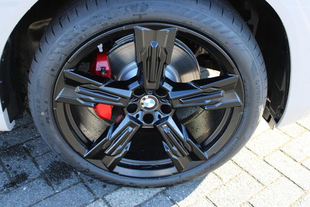 BMW X3 30e xDrive M Sport Automaat / Panoramadak / Trekhaak / Sportstoelen / Stoelventilatie / Comfort Access / Stoelverwarming / Adaptieve LED / Parking Assistant Plus