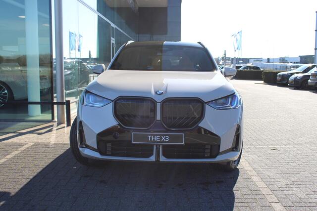 BMW X3 30e xDrive M Sport Automaat / Panoramadak / Trekhaak / Sportstoelen / Stoelventilatie / Comfort Access / Stoelverwarming / Adaptieve LED / Parking Assistant Plus