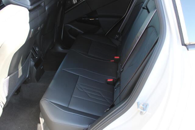 BMW X3 30e xDrive M Sport Automaat / Panoramadak / Trekhaak / Sportstoelen / Stoelventilatie / Comfort Access / Stoelverwarming / Adaptieve LED / Parking Assistant Plus