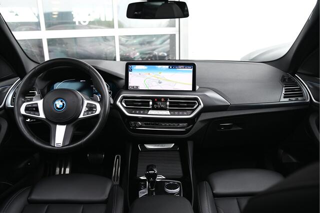 BMW X3 xDrive30e M Sport Automaat / Trekhaak / Panoramadak / Sportstoelen / Comfort Access / Achteruitrijcamera / Laserlight / Head-Up