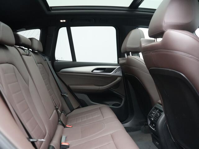 BMW X3 xDrive30e Business Edition Plus PHEV 293pk Dealer O.H. | Trekhaak Af Fabriek | Panodak | Head Up | Lederen Sportstoelen Memory & Verwarmd | Hifi Audio | Keyless | Blis | Apple Carplay | Navigatie | DAB | Cruise Control | Plug In Hybrid |