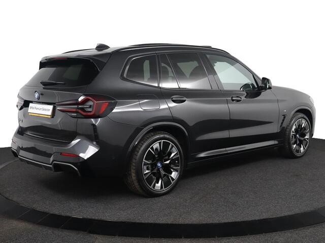 BMW X3 iX3 Executive 80 kWh | SOH 100% | Driving Assistant Professional | Panoramadak | Adaptieve LED