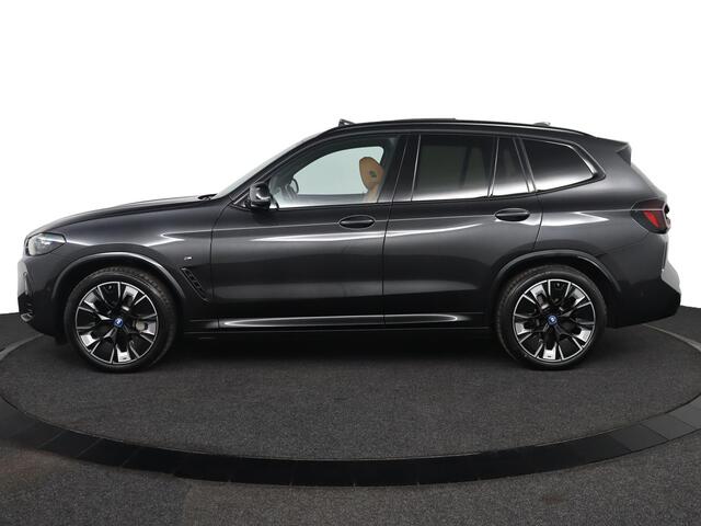 BMW X3 iX3 Executive 80 kWh | SOH 100% | Driving Assistant Professional | Panoramadak | Adaptieve LED