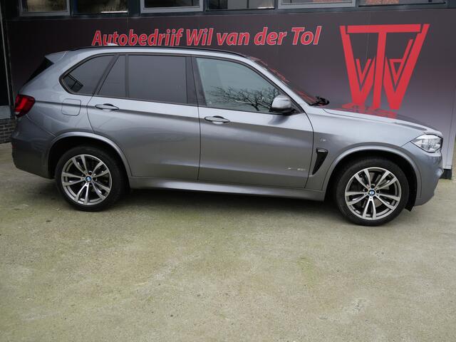BMW X5 xDrive50i HIGH EXECUTIVE | M-SPORT | SOFTCLOSE | PANO | TREKHAAK | H/K | STANDKACHEL | UNIEK!!