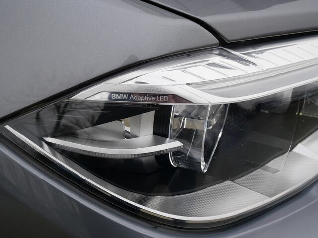 BMW X5 xDrive50i HIGH EXECUTIVE | M-SPORT | SOFTCLOSE | PANO | TREKHAAK | H/K | STANDKACHEL | UNIEK!!