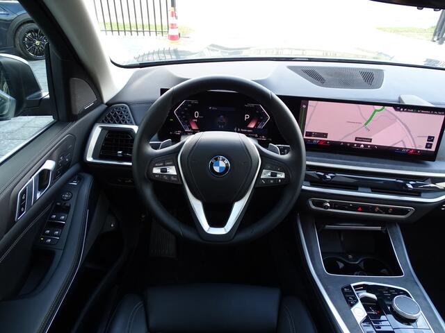 BMW X5 xDrive50e Pano.Dak Elek.Trekhaak Alu.Dorpel Cockpit Plus Leder 4-Zone airco Extra getint-glas Comfortzetels Harman/Kardon 21''LM velgen