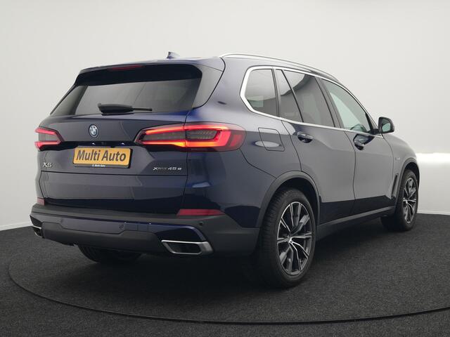 BMW X5 xDrive45e High Executive Plug In Hybrid 395pk Dealer O.H PHEV | Trekhaak Af Fabriek | Panodak | Head Up | Lederen Sportstoelen Memory & Verwarmd | Apple Carplay | Blis | Sfeerverlichting | Navigatie | Virtual | DAB |