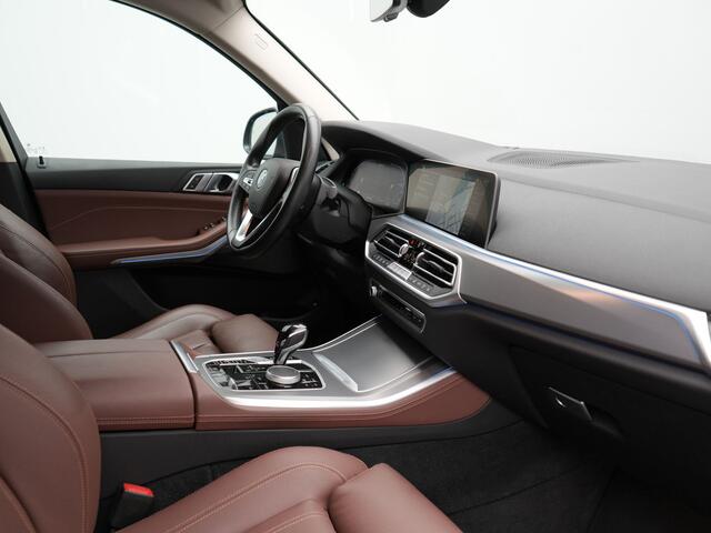 BMW X5 xDrive45e High Executive Plug In Hybrid 395pk Dealer O.H PHEV | Trekhaak Af Fabriek | Panodak | Head Up | Lederen Sportstoelen Memory & Verwarmd | Apple Carplay | Blis | Sfeerverlichting | Navigatie | Virtual | DAB |