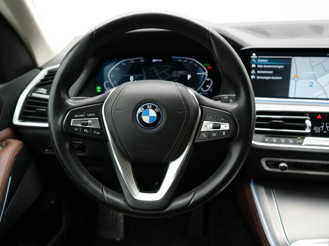BMW X5 xDrive45e High Executive Plug In Hybrid 395pk Dealer O.H PHEV | Trekhaak Af Fabriek | Panodak | Head Up | Lederen Sportstoelen Memory & Verwarmd | Apple Carplay | Blis | Sfeerverlichting | Navigatie | Virtual | DAB |
