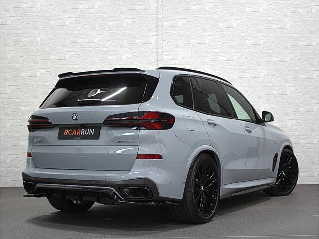 BMW X5 50e M-Performance Seats | Achterasbesturing | Carbon | Pano | M-Pro | 360 Cam. | ACC | Soft-Close | Ventilatie | Leder-Individual | Head-Up | 4-Zone Clima | 22 inch | 2x Memory | Trekhaak | Harman-Kardon | Beker-Clima | Stoelverwarming V+A | Stuurverwarmi