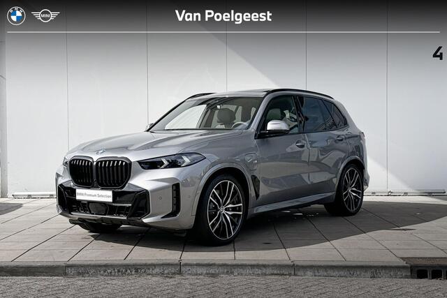 BMW X5 xDrive50e M-Sport Pro / Driving Assistant Professional / Parking Assistant professional / Soft-Close / Glazen Schuifdak / Harman Kardon / Stoelventilatie / Iconic Glow / Ambient Air / Massage / Active Steering / 22 Inch