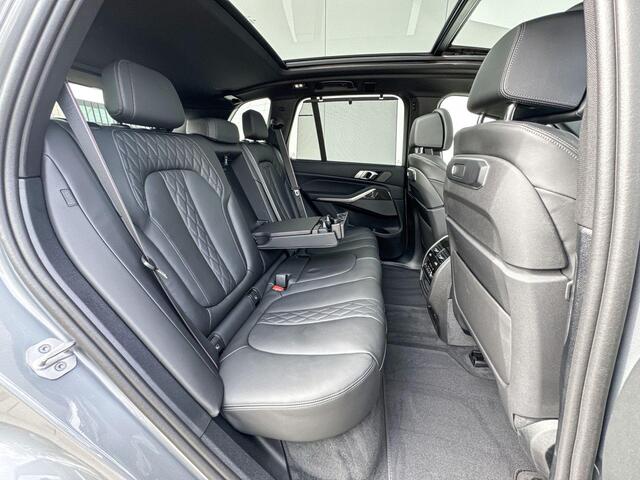 BMW X5 xDrive50e M-Sport Pro / Driving Assistant Professional / Parking Assistant professional / Soft-Close / Glazen Schuifdak / Harman Kardon / Stoelventilatie / Iconic Glow / Ambient Air / Massage / Active Steering / 22 Inch