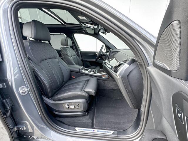 BMW X5 xDrive50e M-Sport Pro / Driving Assistant Professional / Parking Assistant professional / Soft-Close / Glazen Schuifdak / Harman Kardon / Stoelventilatie / Iconic Glow / Ambient Air / Massage / Active Steering / 22 Inch