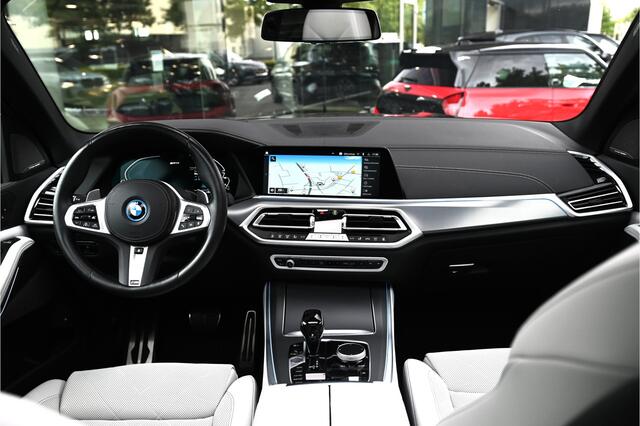BMW X5 xDrive45e High Executive M Sport Automaat / Panoramadak / Trekhaak / Adaptief onderstel / Soft-Close / Stoelventilatie / Massagefunctie / Laserlight / Comfort Access / Head-Up / Harman Kardon