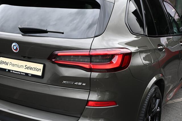 BMW X5 xDrive45e High Executive M Sport Automaat / Panoramadak / Trekhaak / Adaptief onderstel / Soft-Close / Stoelventilatie / Massagefunctie / Laserlight / Comfort Access / Head-Up / Harman Kardon
