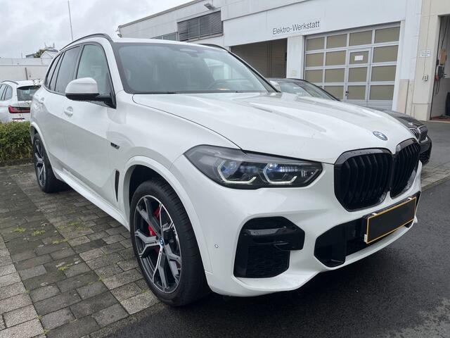 BMW X5 xDrive45e High Executive M Sport Harman-Kardon Panoramadak Laser Licht Trekhaak Stoelventilatie Comfortzetels 21 Inch Driving Assistant Professional