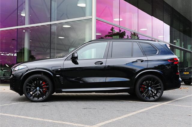 BMW X5 xDrive50e High Executive M Sport Automaat / Panoramadak / Trekhaak / Soft-Close / Adaptief onderstel / Parking Assistant Professional / Comfort Access / Adaptieve LED / Harman Kardon