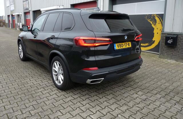 BMW X5 XDRIVE 3.0D [GRIJS KENTEKEN]