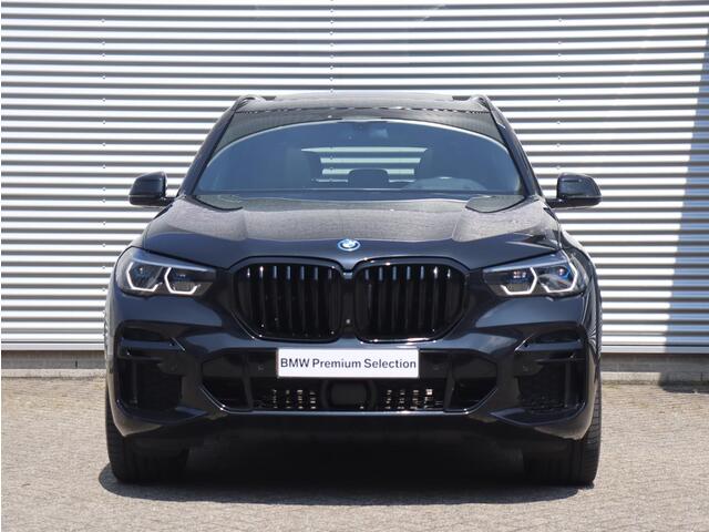 BMW X5 xDrive45e | High Executive | M Sportpakket Pro | Panodak | Driving Assistant Prof. | Active Steering | Massage | Ventilatie Voorstoelen | Head-Up | Laserlight | 22'' LMV