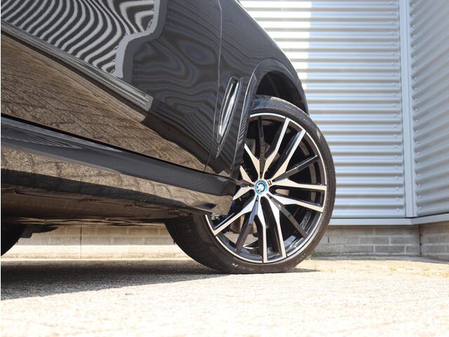 BMW X5 xDrive45e | High Executive | M Sportpakket Pro | Panodak | Driving Assistant Prof. | Active Steering | Massage | Ventilatie Voorstoelen | Head-Up | Laserlight | 22'' LMV