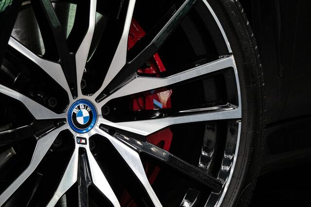 BMW X5 xDrive45e High Executive *M-Sport / Luchtvering / Panorama / HUD / Laserverlichting / Keyless / Comfort-Stoelen*