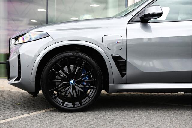 BMW X5 xDrive50e High Executive M Sport Automaat / Panoramadak / Trekhaak / Sportstoelen / Soft-Close / Parking Assistant Professional / Adaptief onderstel / Adaptieve LED / Harman Kardon