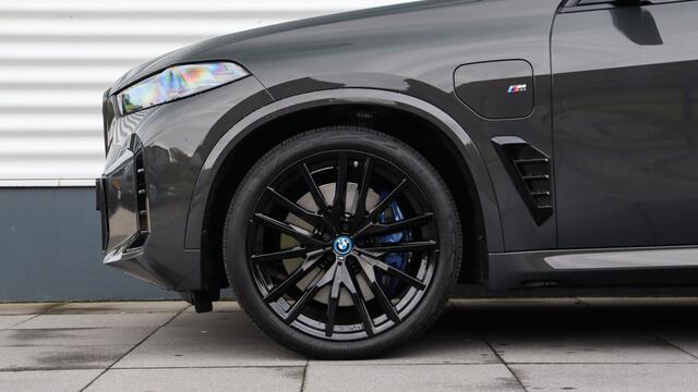 BMW X5 xDrive50e M-Sport Pro | Massage | Sky Lounge | Harman/Kardon | Soft-Close | Head-up | Carbon | Achterasbesturing