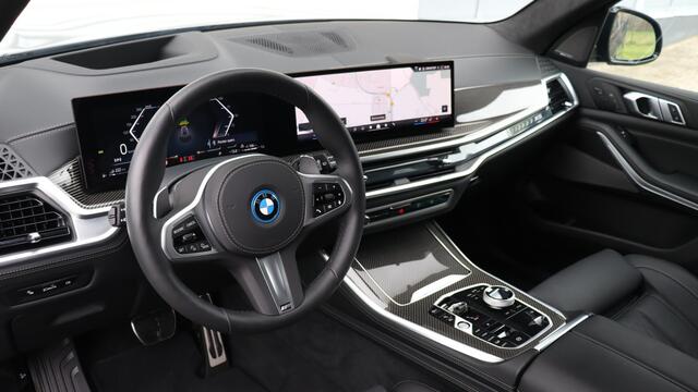BMW X5 xDrive50e M-Sport Pro | Massage | Sky Lounge | Harman/Kardon | Soft-Close | Head-up | Carbon | Achterasbesturing