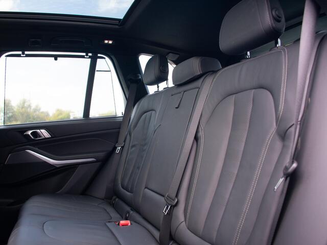 BMW X5 xDrive45e High Executive Trekhaak | M-sport | Hifi Sound | Schuif-/kantel Pano | Driving prof. | Laser LED | Luchtvering | Head-Up |