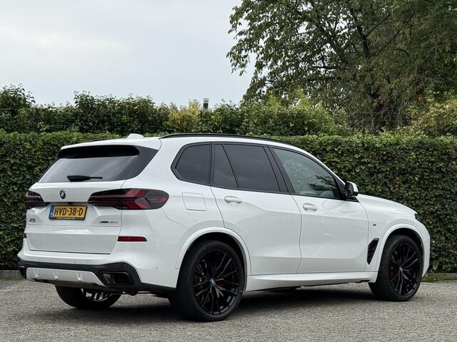 BMW X5 xDrive50e | M-Sport Pro | Trekhaak | 22" | Harman/kardon | Soft close | Co Pilot | Iconic glow