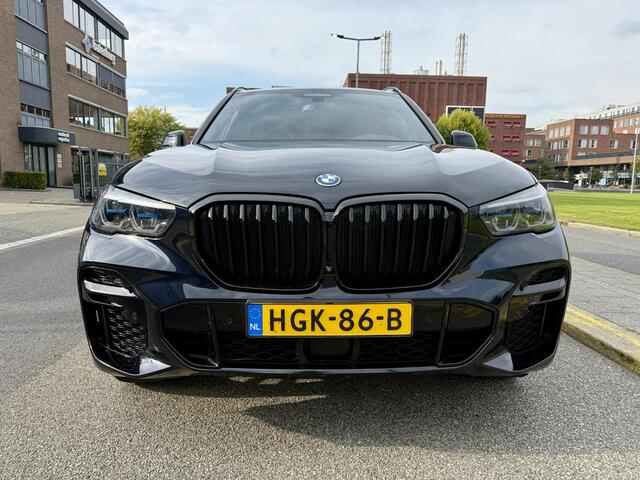 BMW X5 xDrive45e M-Sport Pano / 22 inch / HUD / 360 / Laser / Trekhaak / Vol!