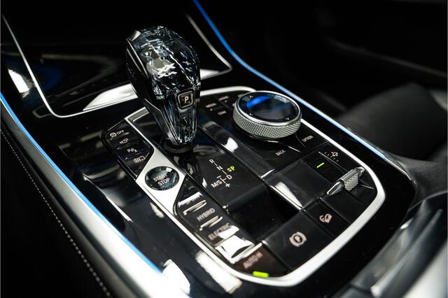 BMW X5 xDrive45e M-Sport/Pano dak/Trekhaak/Clanck sound/Kristal pook