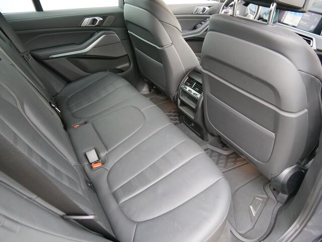 BMW X5 xDrive45e High Executive 394 Pk Automaat M-Sport pakket / Navi / DAB / Apple Carplay / Trekhaak