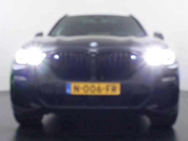 BMW X5 xDrive45e High Executive M SPORT | MEGA COMPLEET | DRIVING ASS. PROFF. | LASER | VERWARMDE STOELEN-STUUR-ACHTERBANK | TREKHAAK | HEAD UP | 1E EIGENAAR+DEALER ONDERHOUDEN