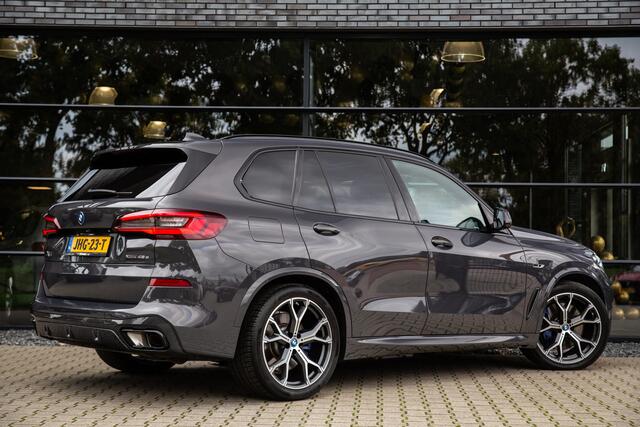 BMW X5 xDrive45e High Executive M-Sport , 4-wielsturing, Softclose, Skylounge, Dravitgrau,